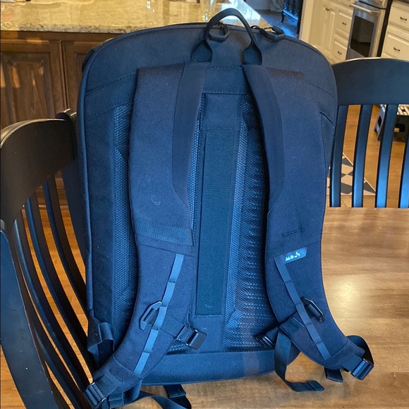 Extreme Commuter Black Backpack - Picture 10 of 10